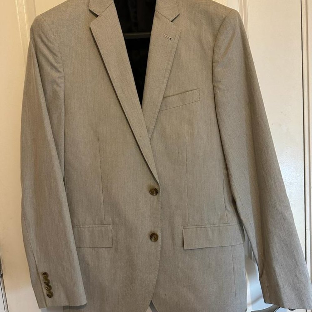Light gray blaezer